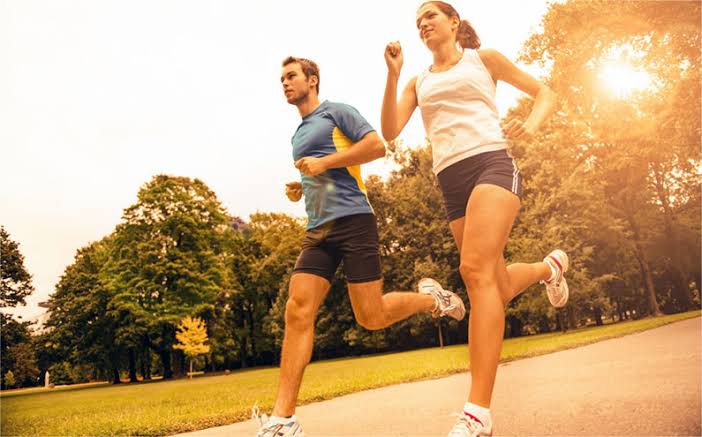 Deportistas corriendo