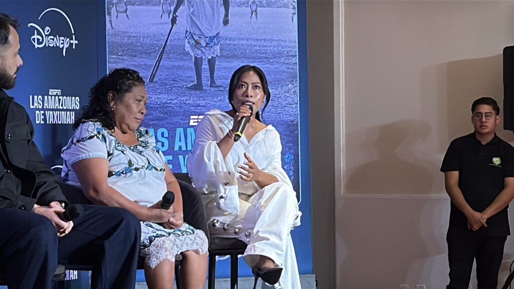 Yalitza Aparicio hablando